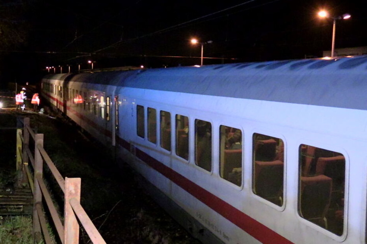 In der Nähe von Haan stoppte die Bahn plötzlich auf offener Strecke.