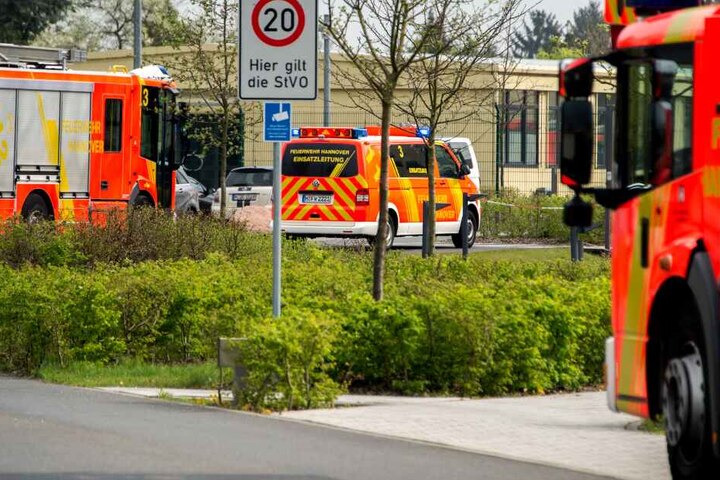 Mehrere Feuerwehrfahrzeuge waren im Einsatz. (Symbolbild)