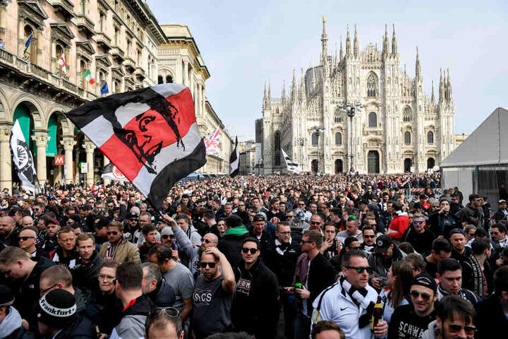 Rund 15.000 Fans der Eintracht waren nach Mailand gereist.