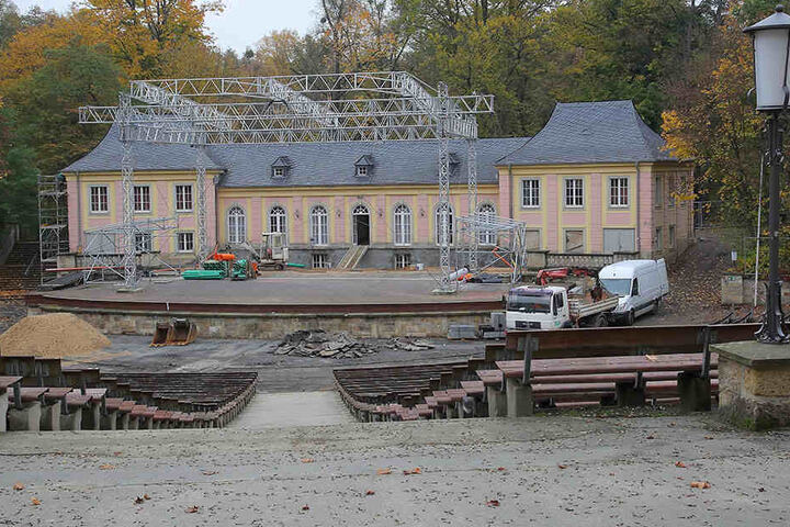 In der Jungen Garde im Großen Garten wird neue Technik gegen Hochwasser verbaut.