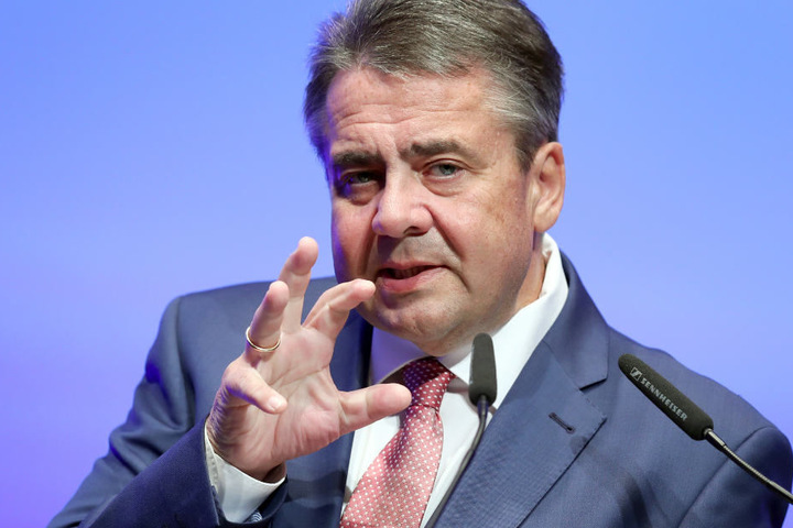 Sigmar Gabriel kann sowoh Angela Merkel, als auch Horst Seehofer verstehen.