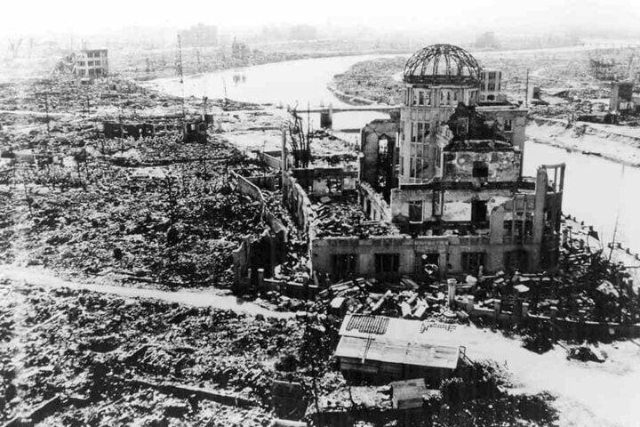 Hiroshima nach dem Abwurf der Atombombe.