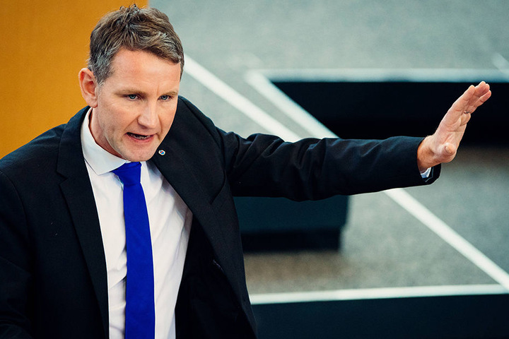 Mit seinen Aussagen hat der thüringische AfD-Chef Björn Höcke (44) für Unruhe gesorgt.