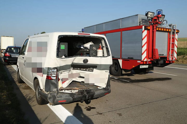 Auch dieser VW-Transporter und ein Mercedes A-Klasse waren in den Crash verwickelt.