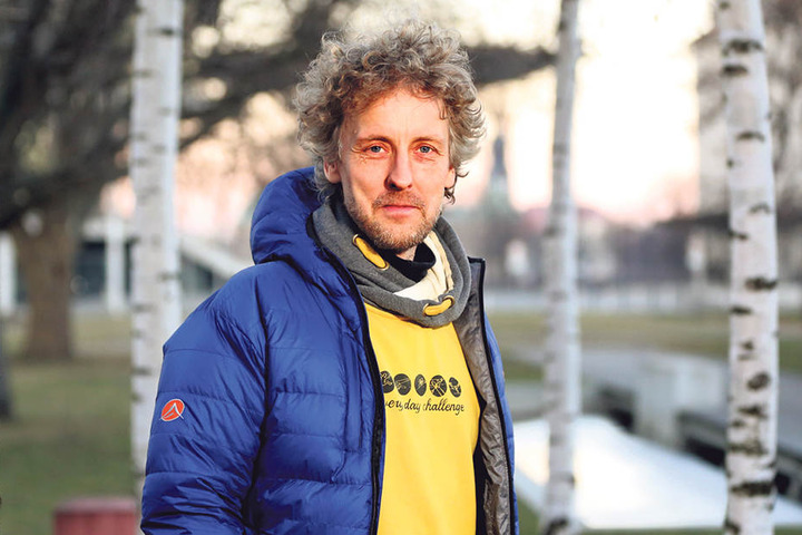 Stadtrat Torsten Schulze (Grüne, 47) hofft auf private Investoren, welche das
Sachsenbad sanieren sollen.