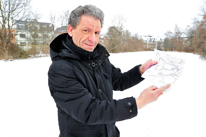 Hier soll der Park entstehen: Stadtsprecher Mathias Merz (47) freut sich auf die Gestaltung der Brache in der Bahnhofsvorstadt.