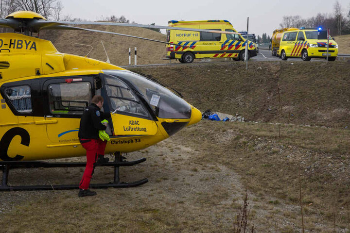 Der Fahrer wurde schwer verletzt.