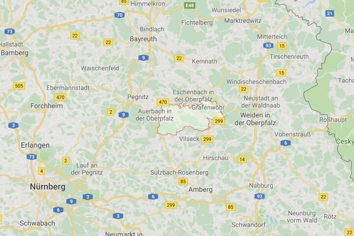 In Grafenwöhr nordöstlich von Nürnberg kam es zu einer schrecklichen Bluttat, bei der ein 57-Jähriger starb.