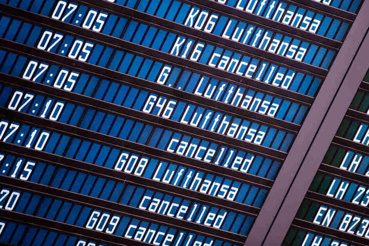 Auch am Wochenende fallen Flüge der Lufthansa aus - allerdings nur wenige. (Symbolbild)