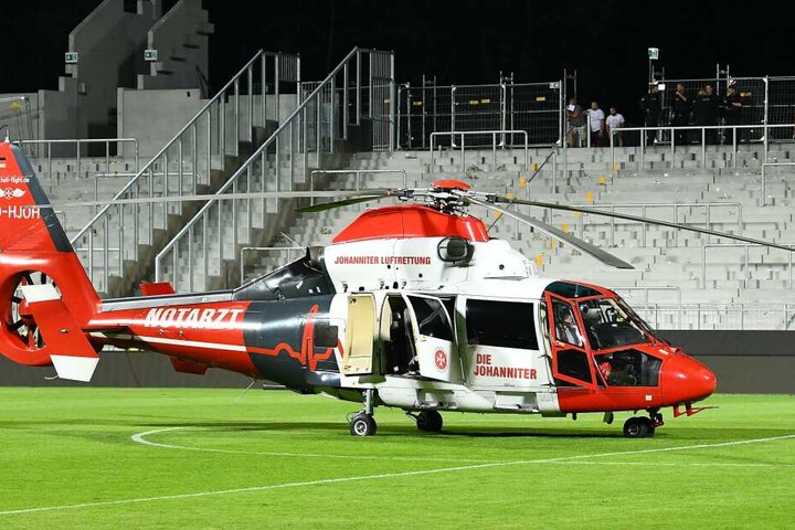 Mit dem Hubschrauber musste der Fan ins Krankenhaus gebracht werden.