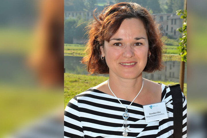 Kirchbergs Bürgermeistern Dorothee Obst (48) kennt den einsamen Storch: Naturschützer wurden bereits informiert.