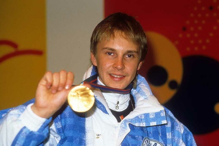 Matti Nykänen wurde unter anderem 1988 in Calgary von der Normalschanze Olympiasieger.