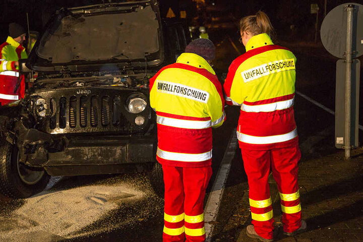 Der Verkehrsunfalldienst muss nun ermitteln, wie es zu dem gefährlichen Crash kommen konnte,.