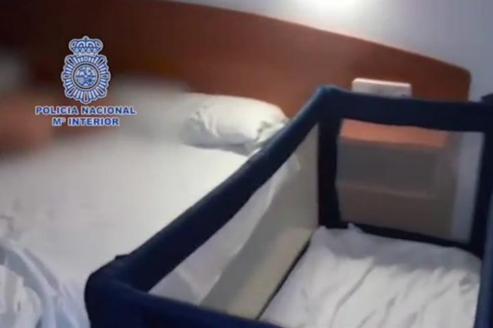 In diesem Bett soll das Kind geschlafen haben.