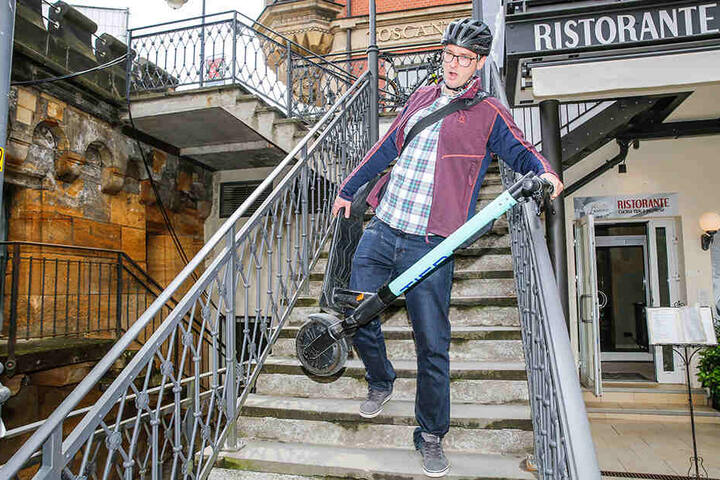 Achtung: Bei Treppen hilft nur Roller tragen. Mit fast 20 Kilo kann das anstrengend werden.