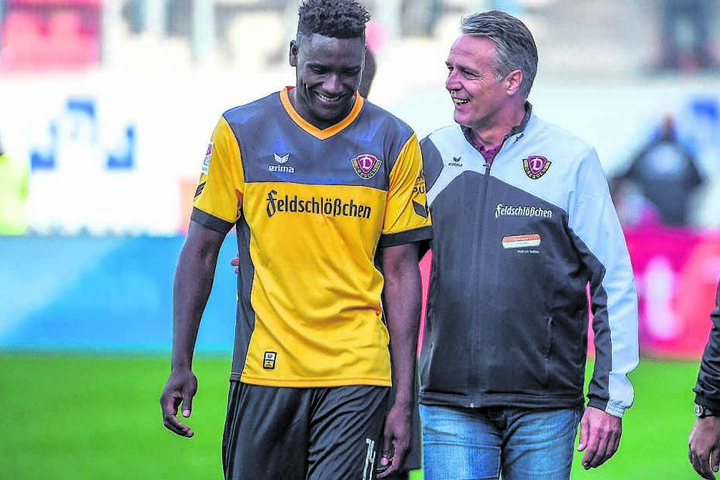 Den letzten Sieg konnte Uwe Neuhaus (r., mit Peniel Mlapa) vor acht Wochen in Heidenheim feiern.
