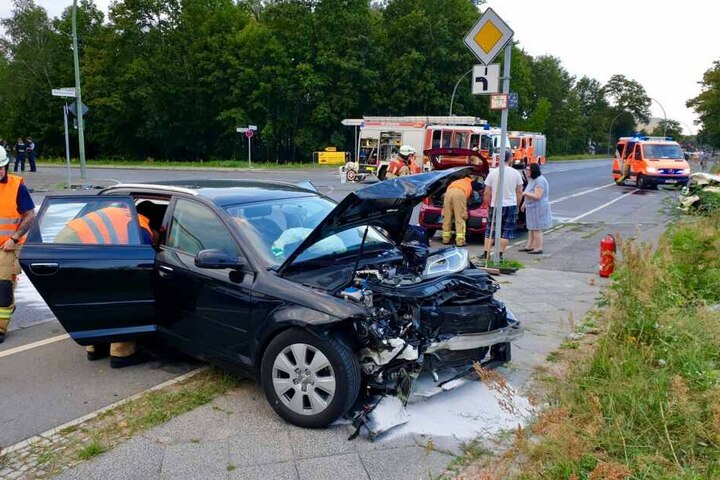 Bei dem Unfall wurden mehrere Airbags ausgelöst.
