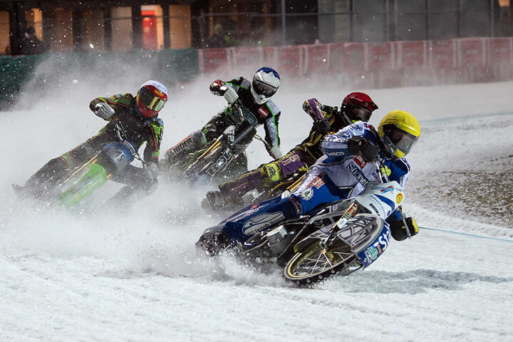Die weltbesten Eisspeedway-Fahrer beim 10. Rennen der DMSB-Meisterschaft am 1. März. (Archiv)