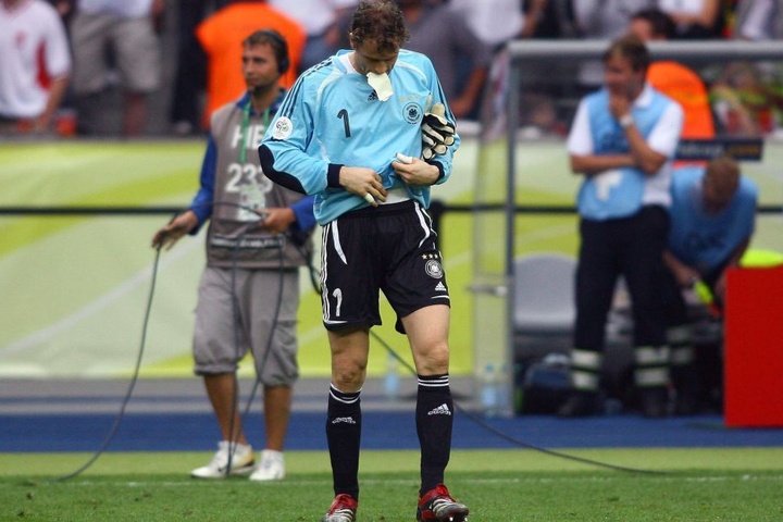 Der Zetteltrick von Jens Lehmann bei der WM 2006 im eigenen Land ging in die Geschichtsbücher ein.