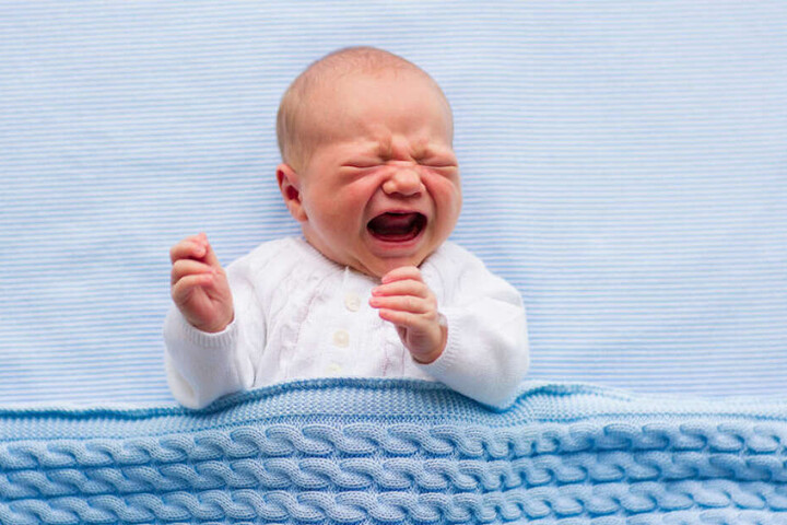 Weil das arme Baby nicht aufhörte zu schreien, brachte seine Mutter es um (Symbolbild).