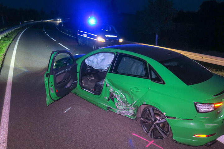 Beide Fahrer wurden bei dem Unfall leicht verletzt.