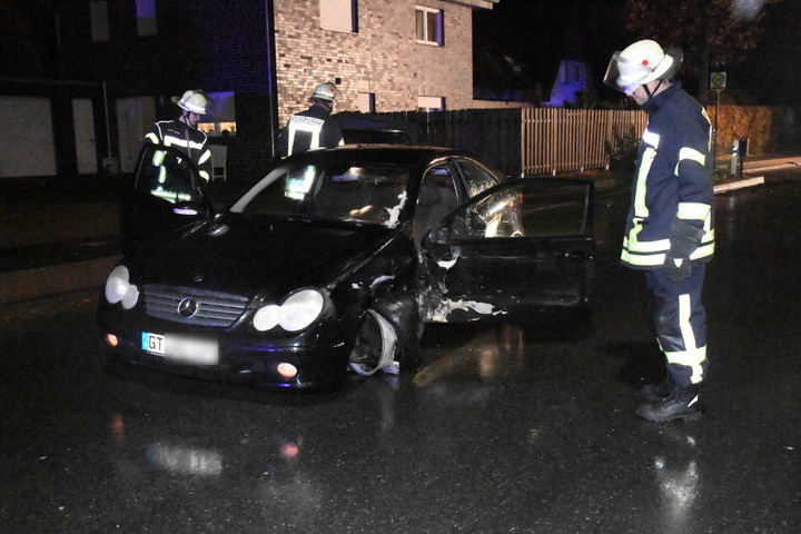 Der Mercedes-Fahrer wurde schwer verletzt.