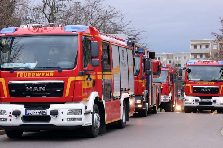 DIe Feuerwachen Löbtau und Übigau, sowie die Freiwillige Feuerwehr Ockerwitz waren im Einsatz.
