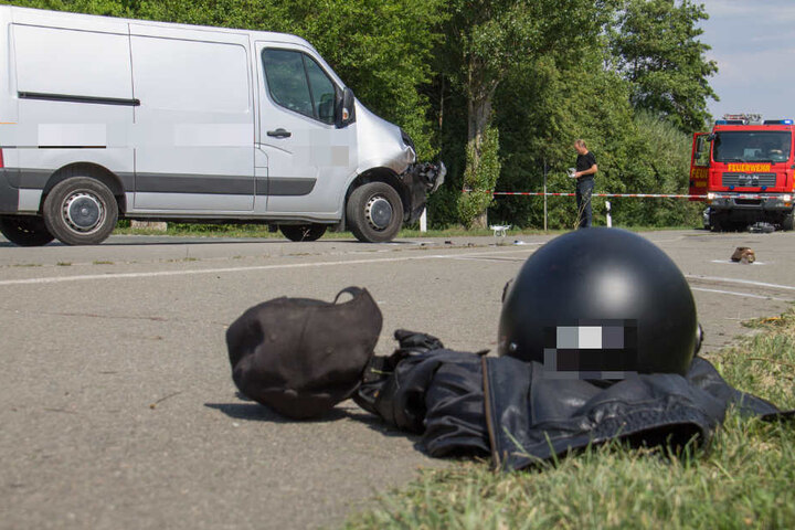 Gegen diesen Transporter fuhr der Mann.