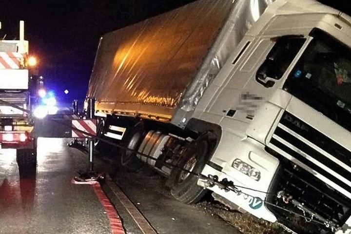 Ca. fünf Stunden dauerte die Bergung des Fahrzeugs.