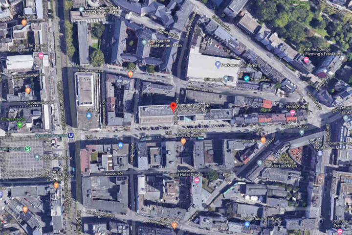 Der 57-Jährige soll außerdem bereits Türen und Briefkästen des OLG auf der Zeil beschädigt haben.