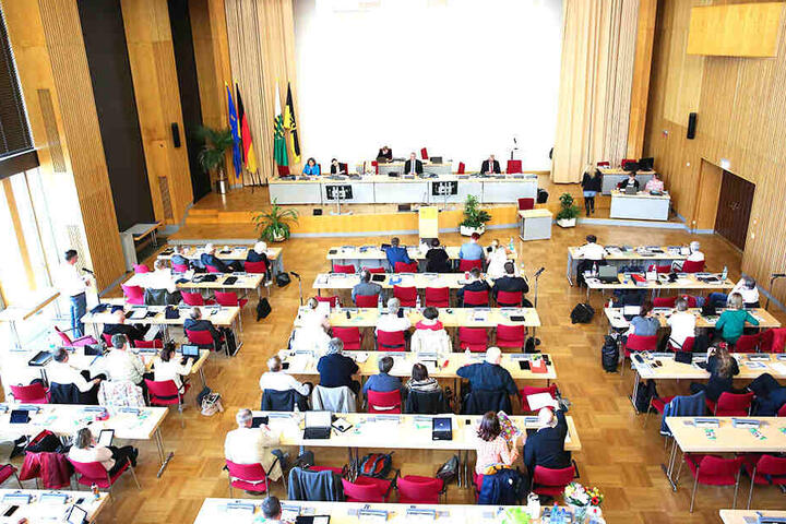 So sieht der Dresdner Stadtrat vollbesetzt aus.