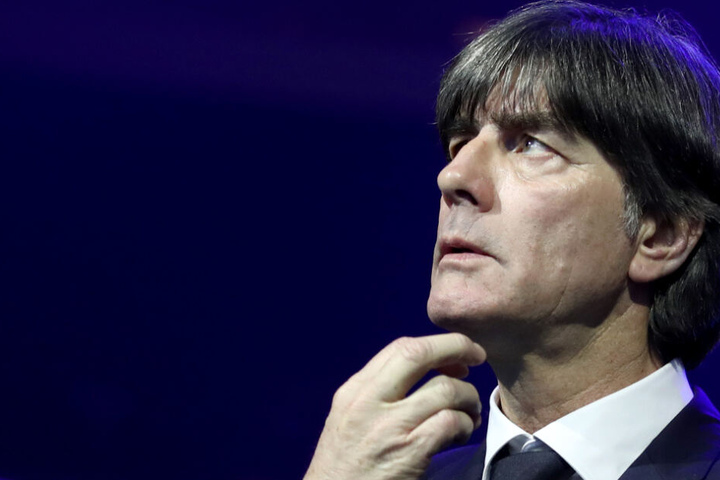Der Trainer der Deutschen Nationalmannschaft, Joachim "Jogi" Löw, muss seine Elf gleich zu Beginn auf einen Doppel-Hammer vorbereiten.