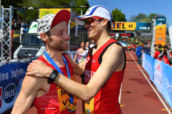 Die besten zwei: Niels Bubel (l.) aus Berlin überquerte als zweit-schnellster Läufer die Ziellinie.