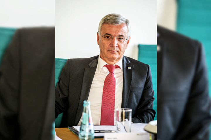 Landrat Rolf Keil (CDU) versteht bei Nazi-Sprüchen keinen Spaß. Schüttete er jetzt das Kind mit dem Bade aus?