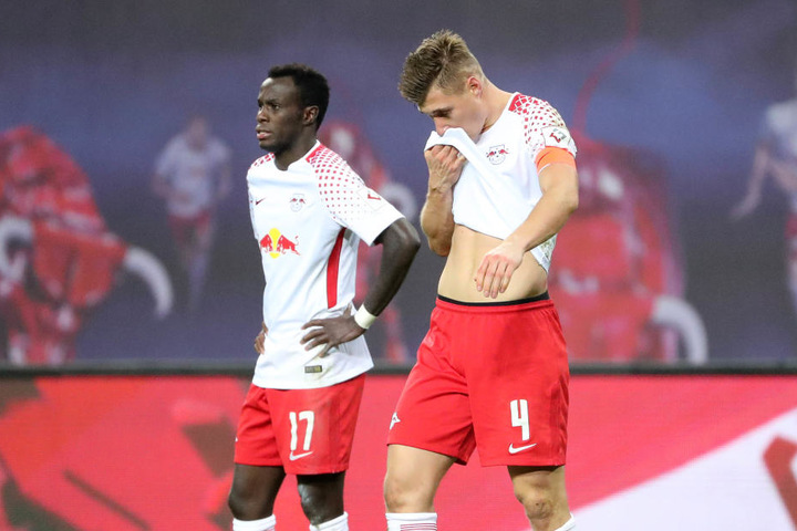 Hängende Köpfe, unnötige Niederlage, Fassungslosigkeit: Bruma (l.) und Willi Orban verstanden nach dem Abpfiff die Welt nicht mehr.