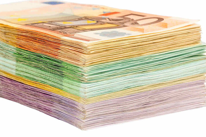 Jede Menge Bargeld verschwand - geklaut vom eigenen Enkel.