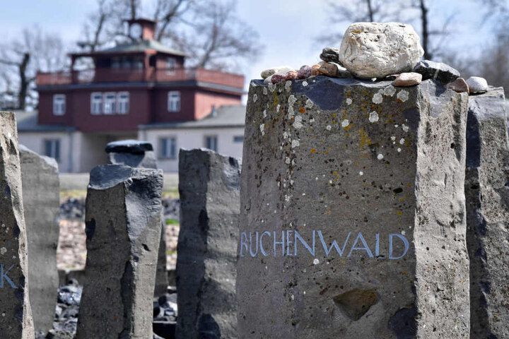Im KZ Buchenwald waren insgesamt etwa 266.000 Menschen inhaftiert.