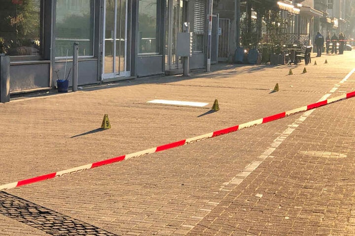 Der Tatort in Nürnberg ist nach dem Übergriff von der Polizei abgesperrt worden.