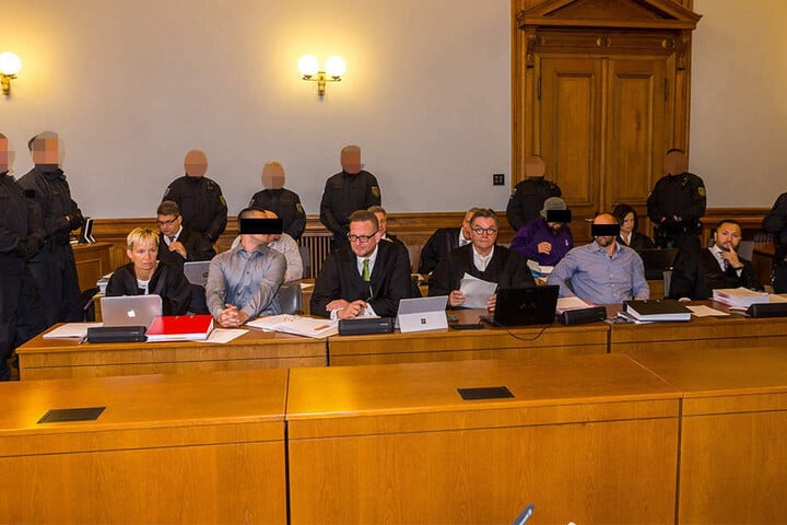 Nach der Urteilsverkündung herrschte Fassungslosigkeit bei den Angeklagten und ihren Verteidigern
