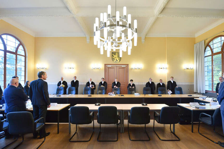 Die Richter werden zunächst verhandeln, ob die Klage beim Verfassungsgericht richtig ist.