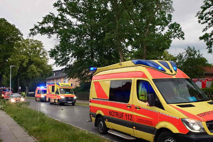 DIe Rettungskräfte waren mit einem Großaufgebot im Einsatz.