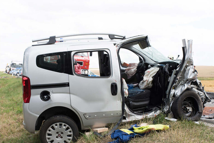 Unfallursache war ein in den Gegenverkehr geratenes Fahrzeug.