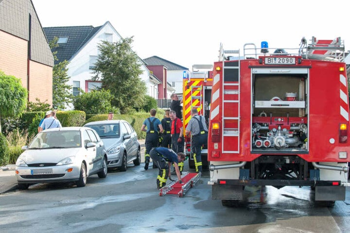 Mit mehreren Einsatzfahrzeugen war die Feuerwehr vor Ort.