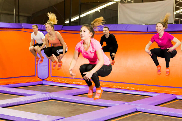 Garantiert: Ihr kommt beim FitJUMP so richtig ins Schwitzen!