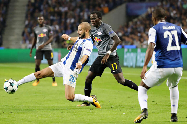 So richtig in der Bundesliga angekommen ist Bruma (Mitte) nicht. Eine Rückkehr in die Türkei kommt für ihn offenbar aber nicht infrage.
