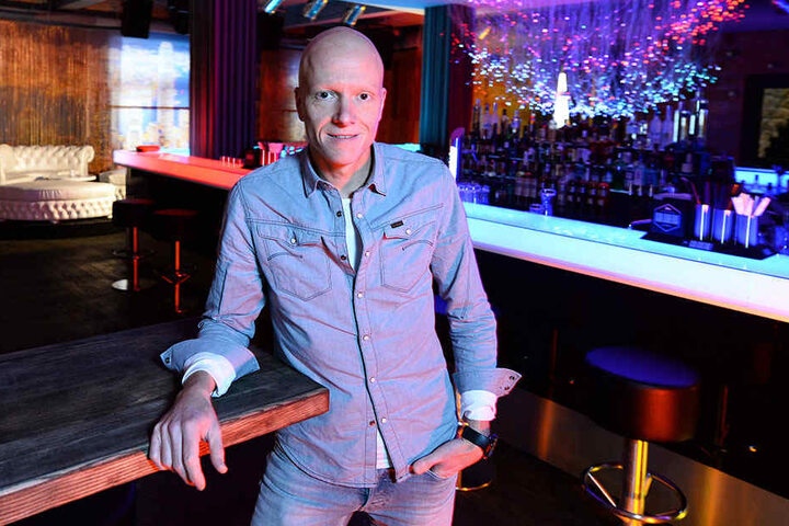 Der Veranstalter der Fashionshow, Mike Sickert. Hier in seinem Club MY HOUSE Dresden auf der Gothaer Straße.