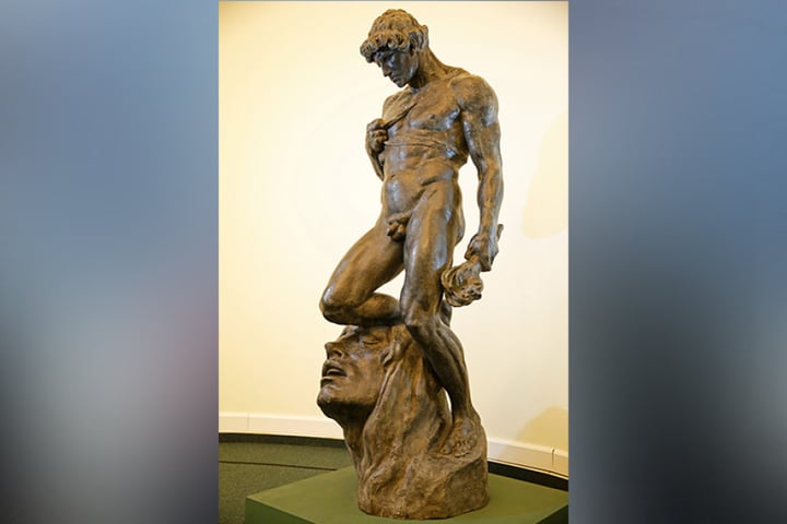 Dieser nackte Prometheus im Stadtmuseum verhinderte fast eine Hochzeit.