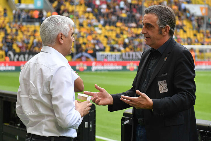 Club-Sportchef Andreas Bornemann
(l.)
und Dynamos
Sportdirektor
Ralf Minge
werden
wegen
Stefan
Kutschke
miteinander
reden.