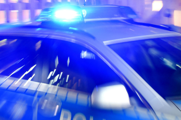 Die Polizei fahndet nach dem unbekannten Mann. (Symbolbild)