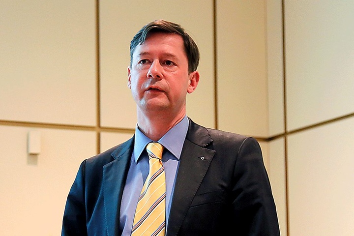 Stadtrat Prof. Andreas Schmalfuß (50, FDP) kritisiert, dass Chemnitzer Straßen immer nur geflickt und nie grundlegend saniert werden.